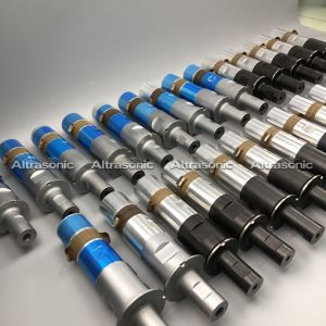 ויברטור קולי 20kHz (מתמר פלוס מאיץ)